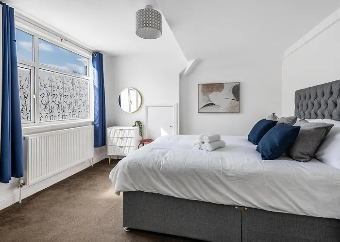 New Stunning & Stylish 2Bd Flat Paignton Devon