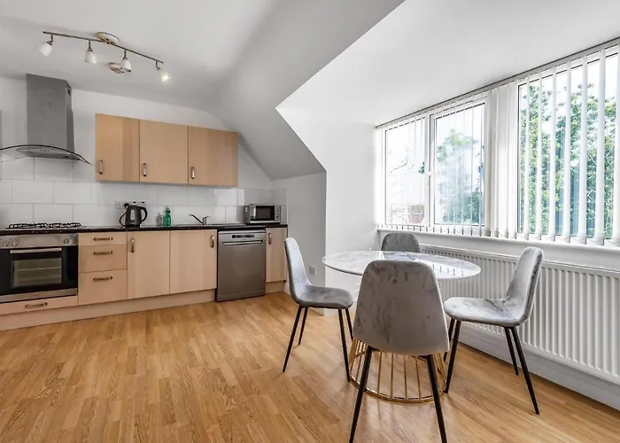 New Stunning & Stylish 2Bd Flat Paignton Devon